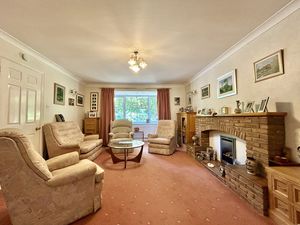 Lounge- click for photo gallery